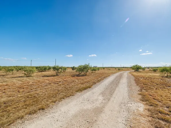 3126 S Fm 707, Tye, TX 79563