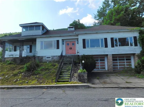 571 E Center St, Nesquehoning, PA 18240