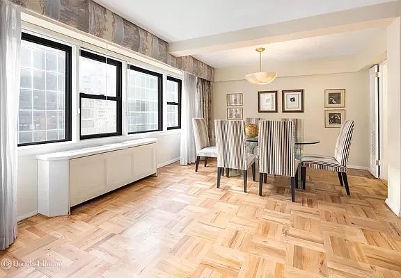 3rd image of 220 E 67th St APT 10D