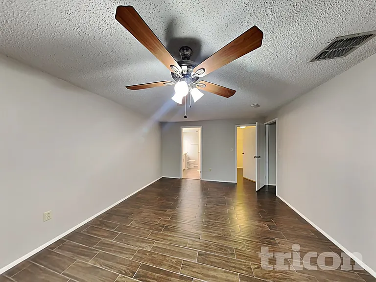 8102 Chickasaw Ln — Photo 6