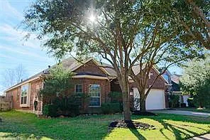 3 bed, 2.0 bath, 2126 sqft, $2,400 — Photo 2
