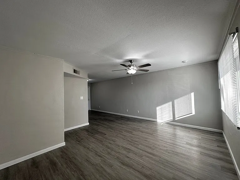 416 W 12th St #8 — Photo 16