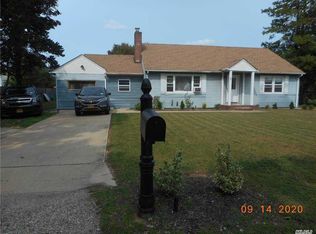 7 Oklahoma Ave, Bay Shore, NY 11706