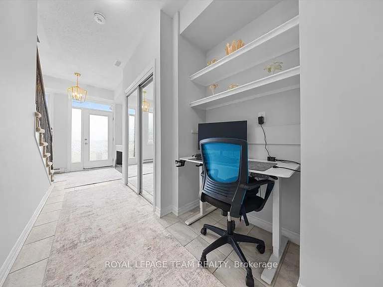 209 Hibernian Walk — Photo 3