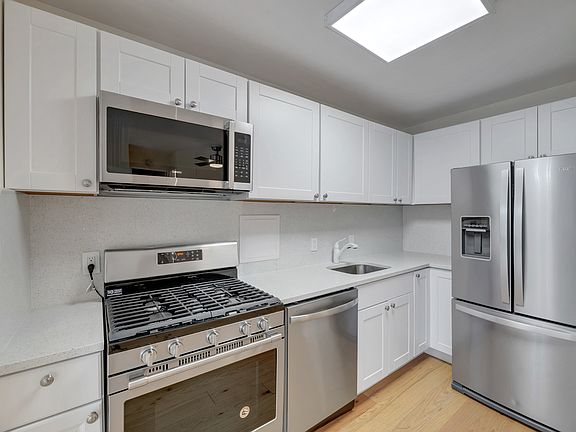 2nd image of 1330 New Hampshire Ave NW APT 213