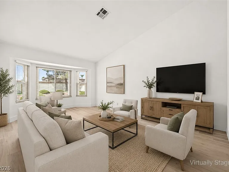 360 Humboldt North Dr — Photo 3