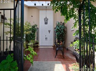 6010 SW Taylor St, Portland, OR 97221