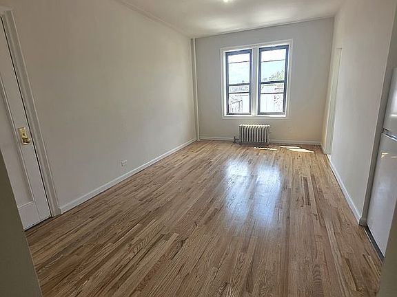 5th image of 4342 45th St APT 4A