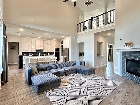 2nd image of 307 Waters Edge Dr