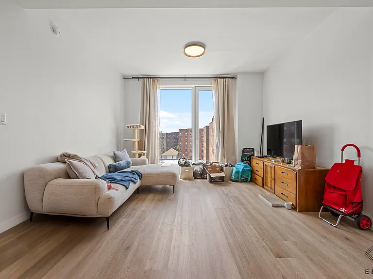 2045 Ocean Ave #503 — Photo 3