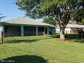 4th image of 618 SE 23rd St