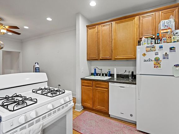 2nd image of 442 W Arlington Pl APT 1