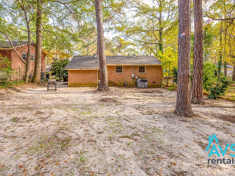 908 Woodale Cir — Photo 18