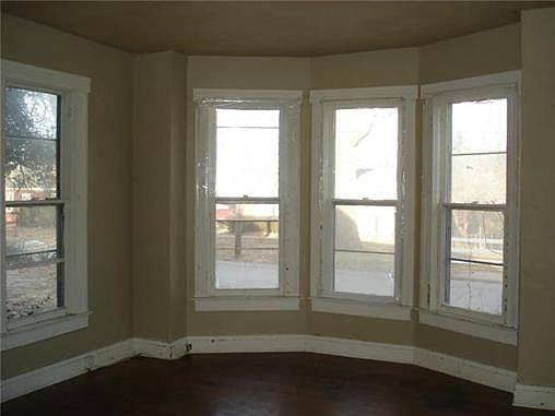 2nd image of 700 N 17th St