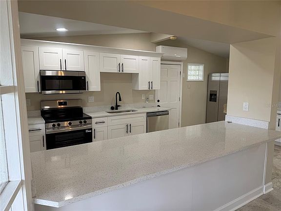 5th image of 13423 Susan Dr
