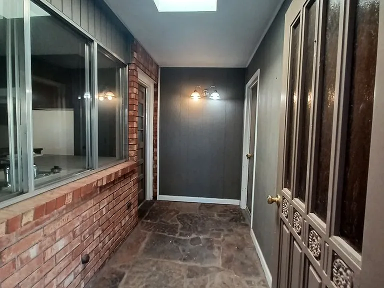 1293 Colonial Pkwy — Photo 17