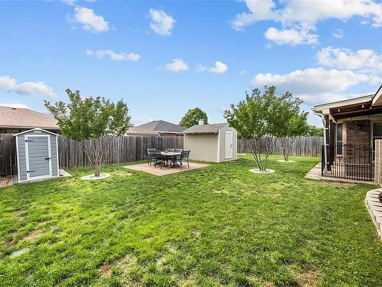128 Jennings Dr — Photo 22