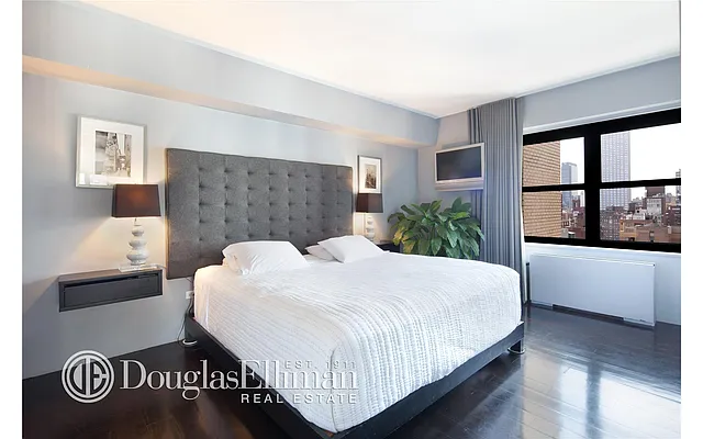 Sold by Douglas Elliman | media 16