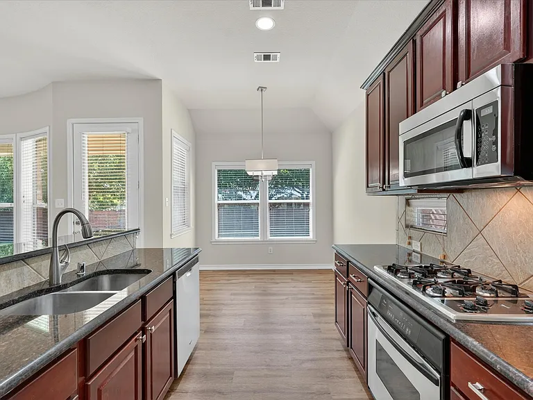11823 Eden Ln — Photo 10