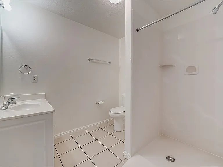 239 E 300 N — Photo 11