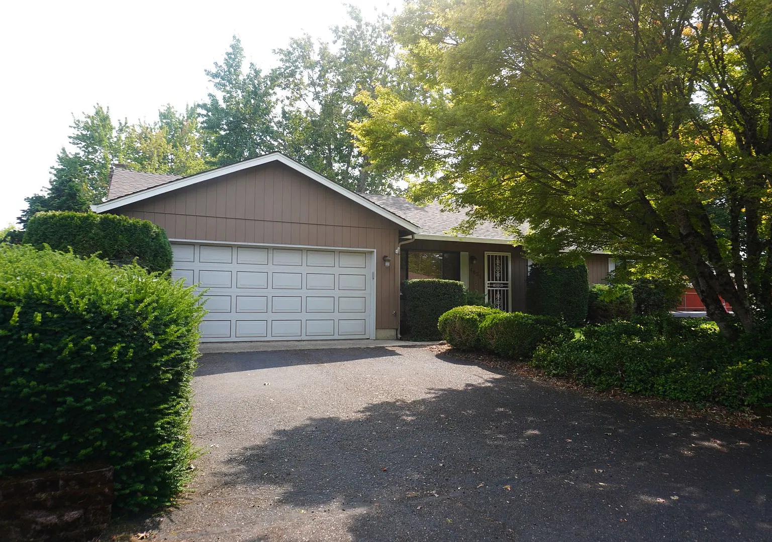Beautiful Lincoln Neighborhood Home for Lease - 4631 NW Lincoln Ave — Photo 1