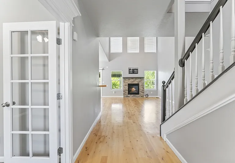 552 E Whitney Ct — Photo 8