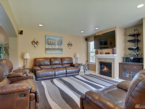 4th image of 3928 165th Street Ct E