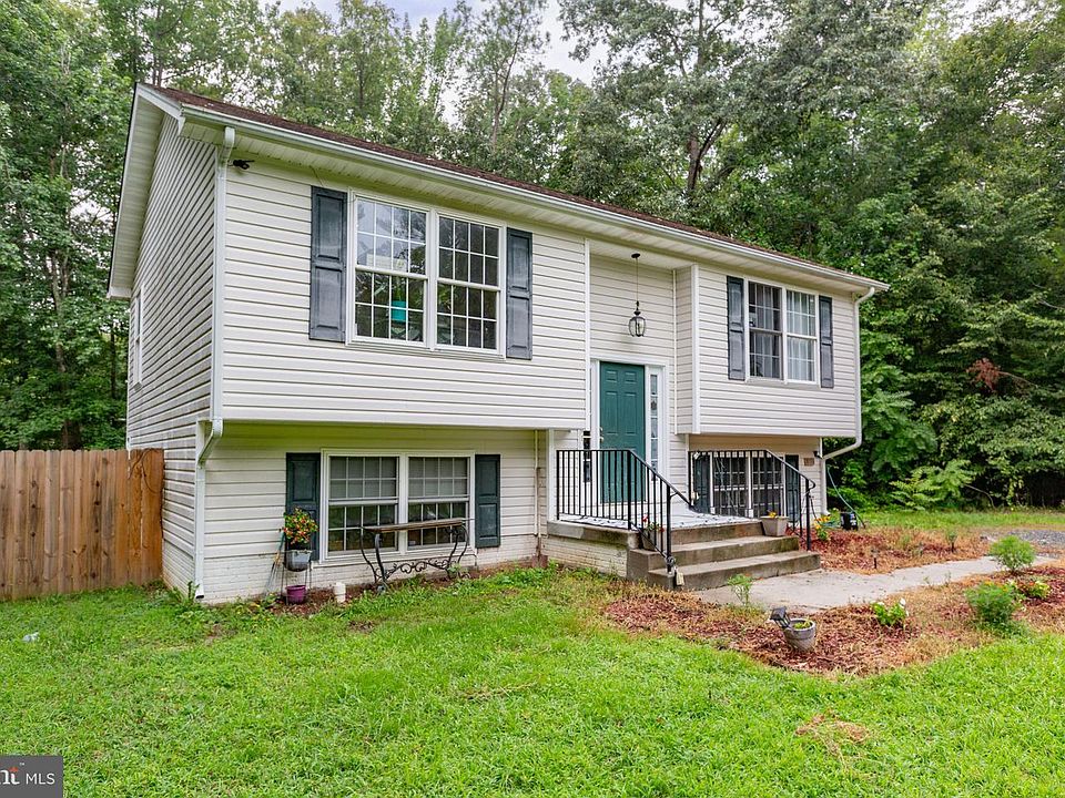 1st image of 877 Campers Ln