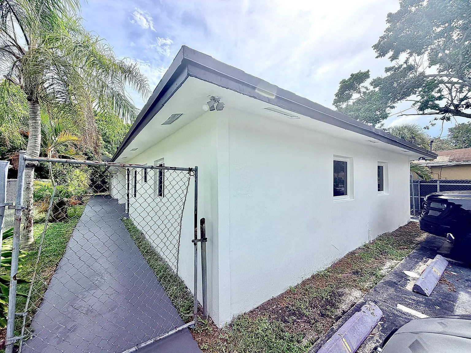 3 bed, 3.0 bath, 1456 sqft, $2,849 — Photo 4