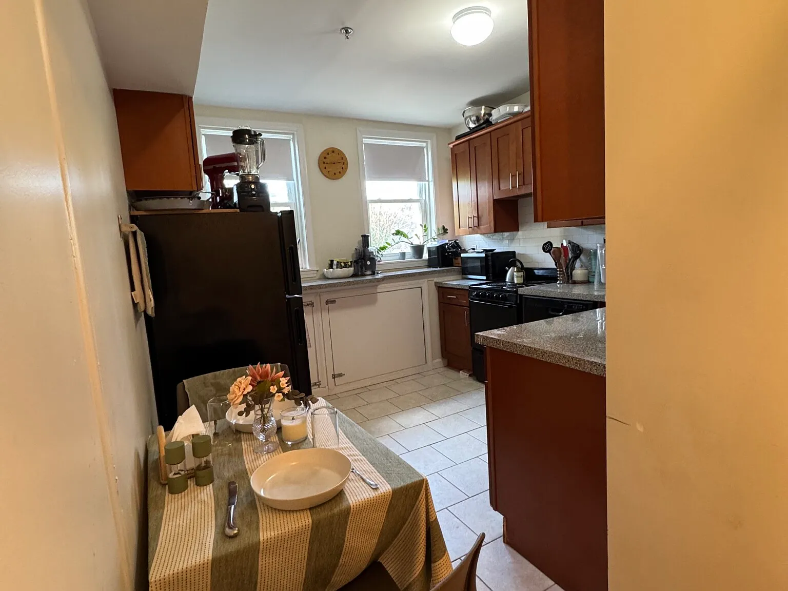 2 bed, $2,615 — Photo 4