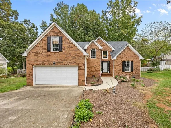 228 Holly Ridge Ln, Mebane, NC 27302