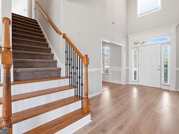 3rd image of 715 Arbor Cv