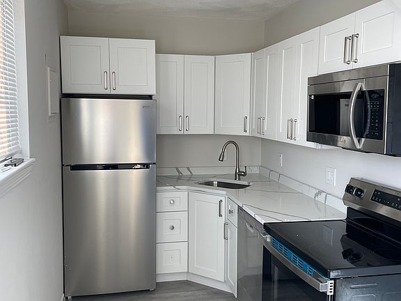 2nd image of 14-20 Walnut St Unit 5