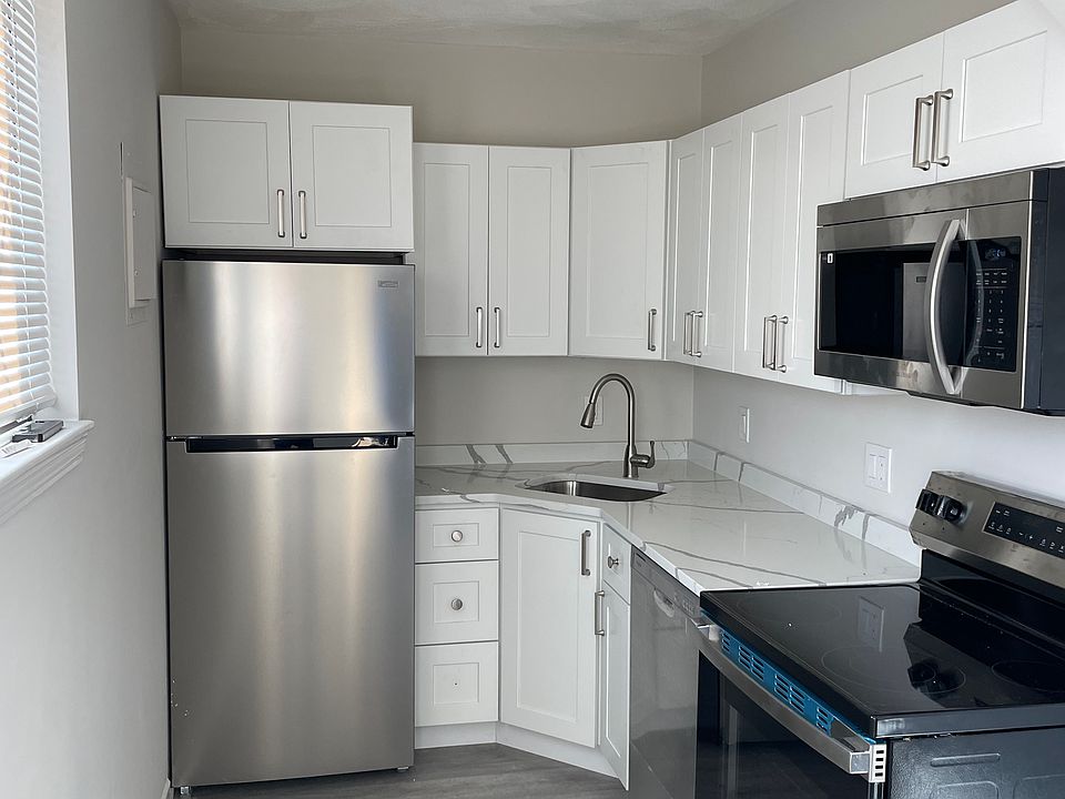2nd image of 14-20 Walnut St Unit 7