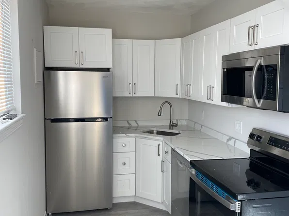14-20 Walnut St Unit 5, Woburn, MA 01801