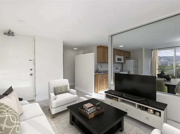 2421 Tusitala St APT 501, Honolulu, HI 96815