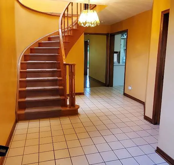 167 Surbray Grv — Photo 2