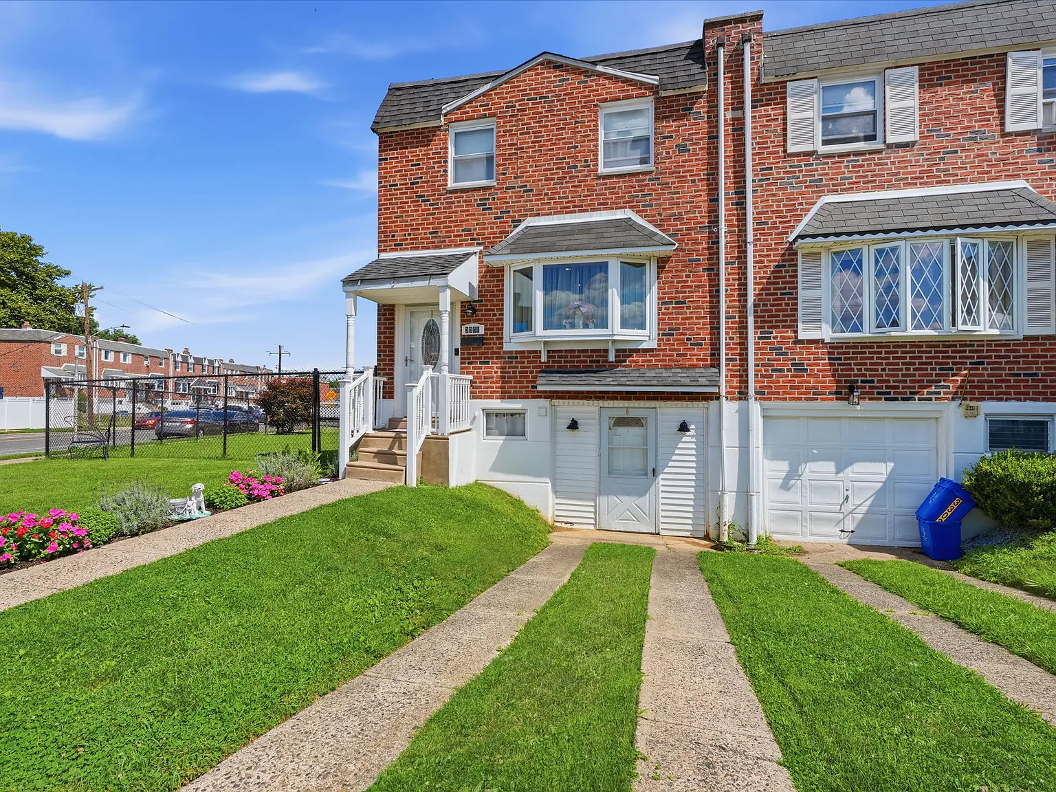 3 bed, 1360 sqft, $3,000 — Photo 3