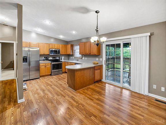5th image of 5209 Woodtop Dr