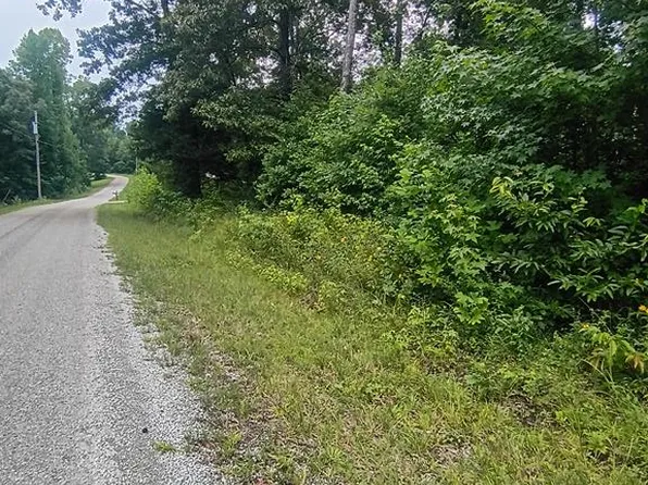 19 Whitney Ln, Camden, TN 38320