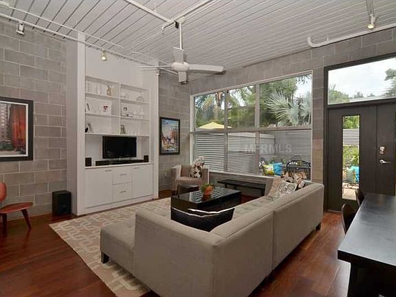3rd image of 3107 W Empedrado St