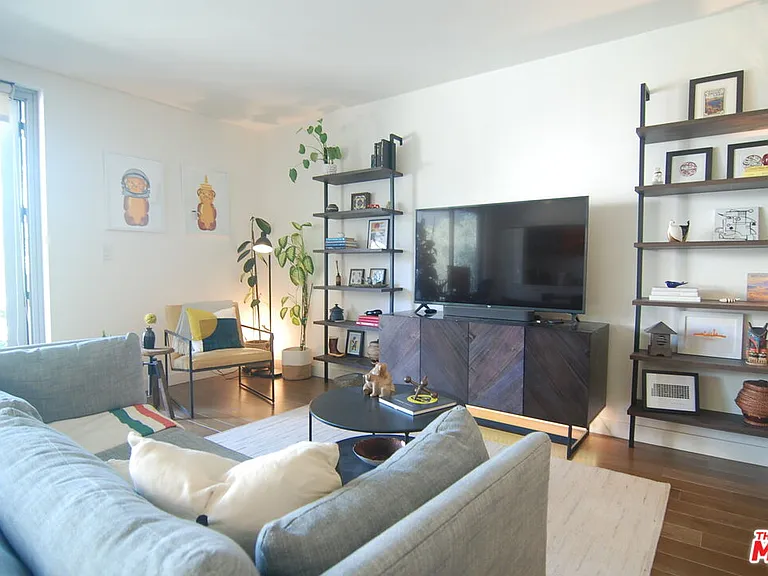 901 S Flower St #505 — Photo 7