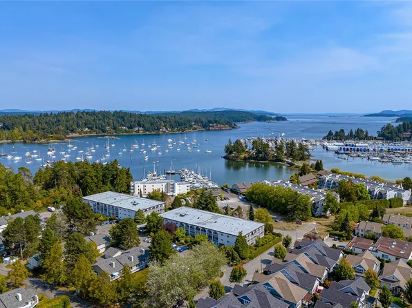 2040 White Birch Rd #212, Sidney, BC V8L 2R1