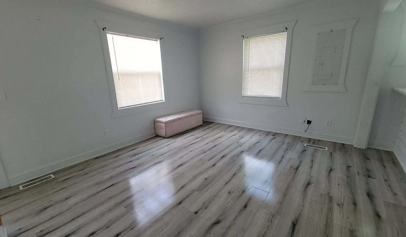 2 bed, 1.0 bath, 768 sqft, $1,900 — Photo 3