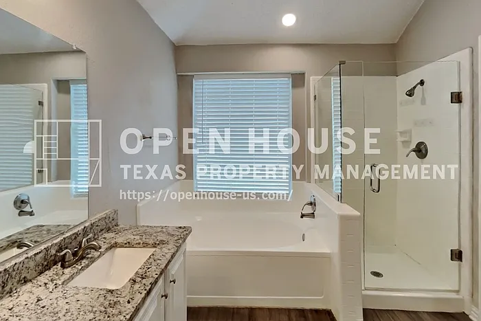 2222 Edinburgh St — Photo 13