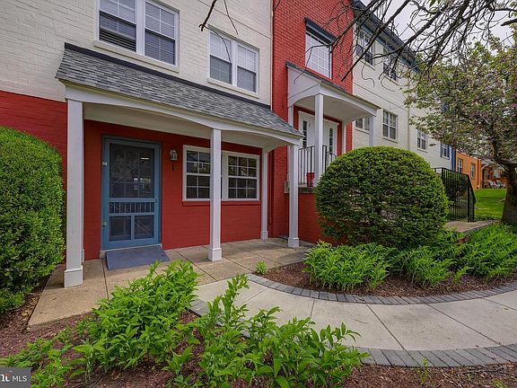 2nd image of 10303 45th Pl APT 1