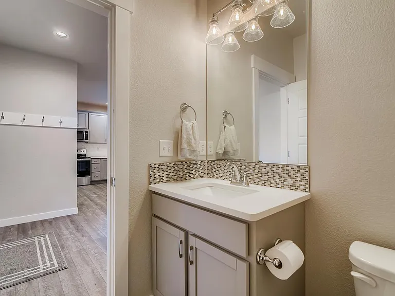 294 E Chestnut St #2 — Photo 15