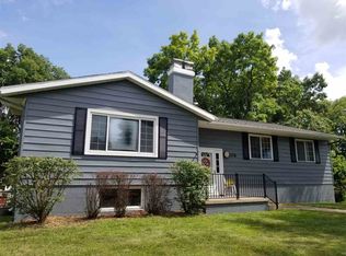 808 N Oregon St, East Peoria, IL 61611