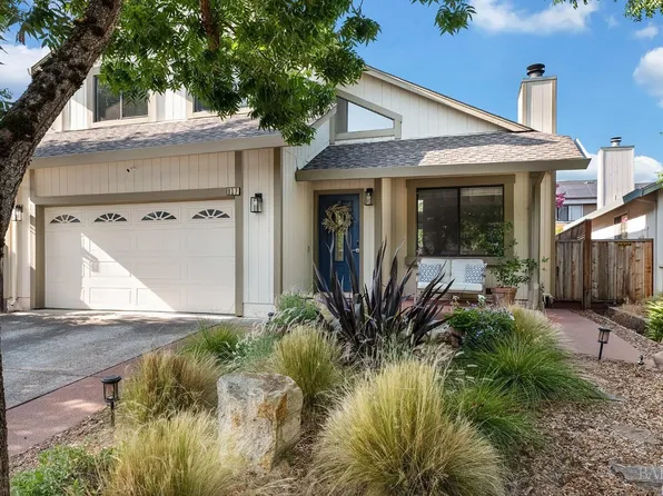 917 Bartlett Place, Windsor, CA 95492