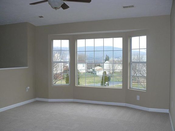2nd image of 1446 Deacon St